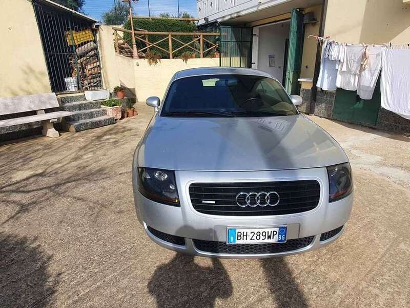Second-hand Audi TT 225 CP (165 kW) 2000 Argintiu Coupe