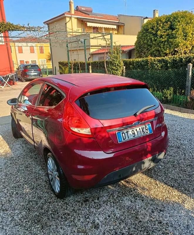 Usata Ford Fiesta 82 CV (60 kW) 2008 Monovolume