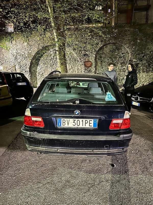 Usata 2004 BMW 320 Station wagon | 2000 € (Super prezzo) - Immagine 1/4