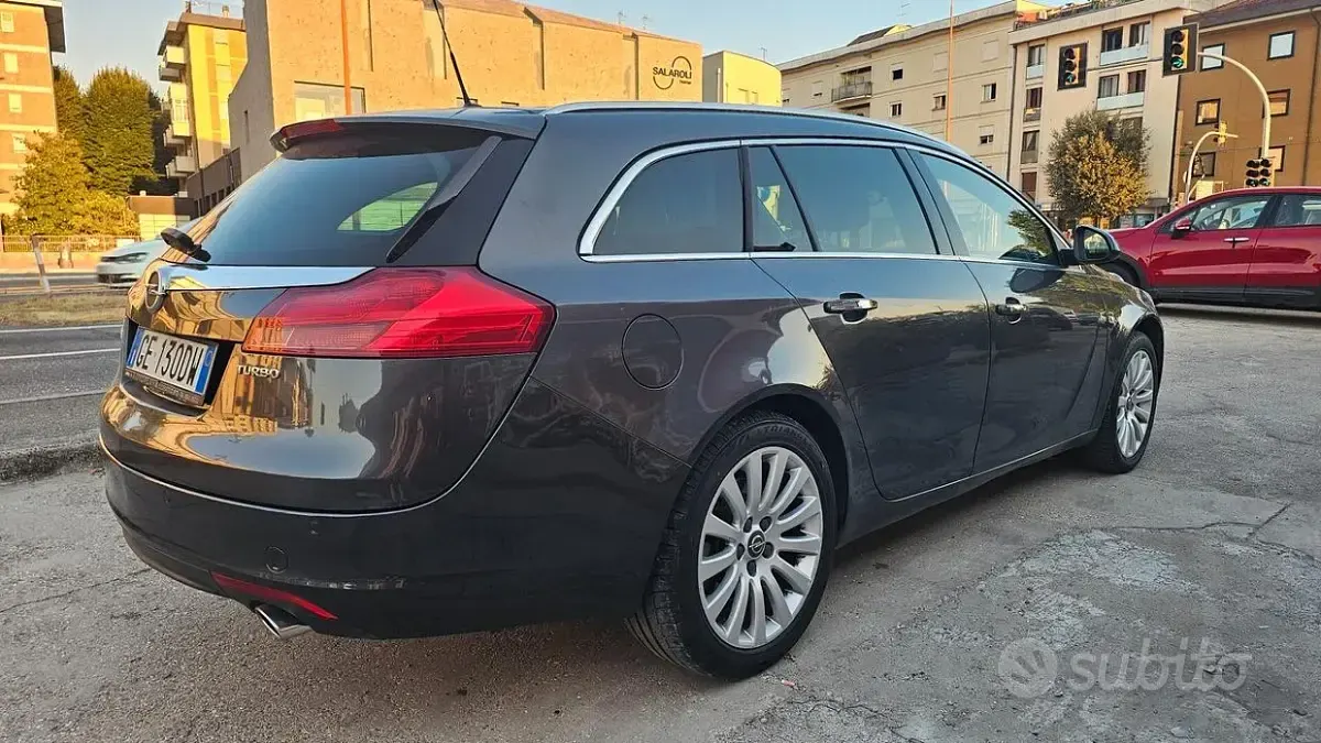 Usata Opel Insignia Cosmo 180 CV (132 kW) 2010 Grigio Station wagon