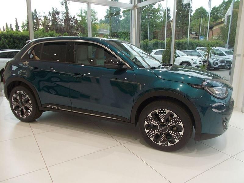 Nuova Fiat 600 La Prima 110 CV (80 kW) 2026 Verde SUV