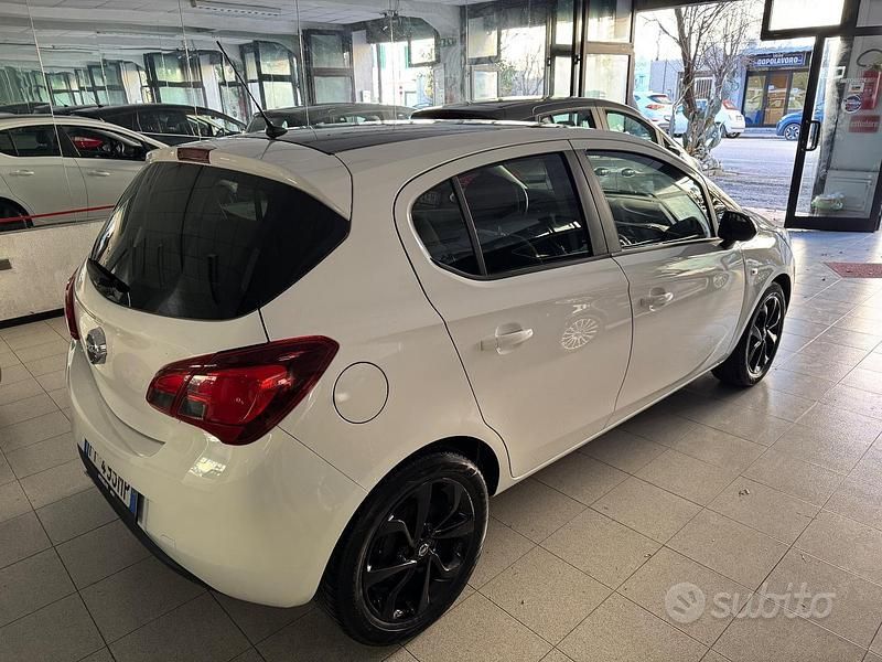 Usata Opel Corsa 90 CV (66 kW) 2017 Bianco Berlina