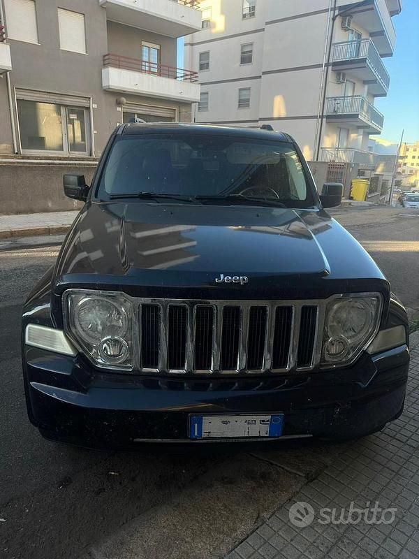Usata Jeep Cherokee 200 CV (147 kW) 2011 Nero SUV