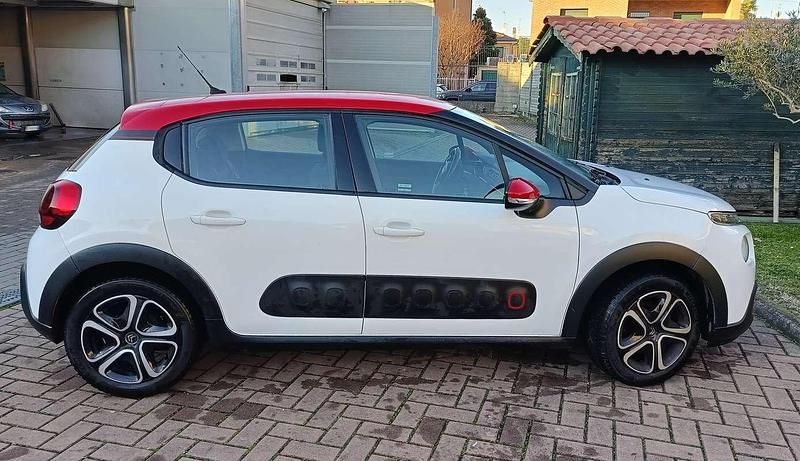 Używany Citroën C3 Feel 83 KM (61 kW) 2018 Biały Sedan/Limuzyna