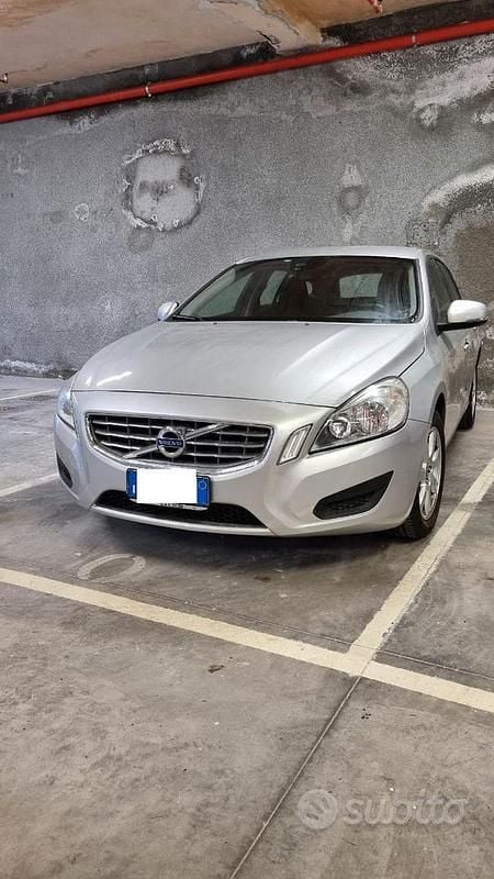 Usata Volvo V60 115 CV (84 kW) 2013 Grigio Station wagon