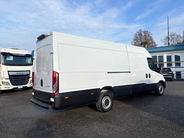 Usata Iveco Daily 160 CV (117 kW) 2022 Bianco Furgone