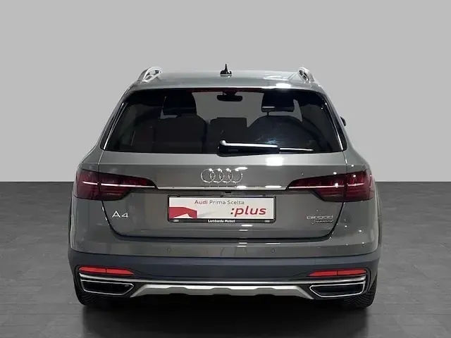 Usata Audi A4 Allroad Business 204 CV (150 kW) 2024 Grigio chronos metallizzato Station wagon