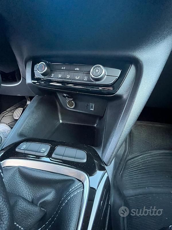 Usata Opel Corsa 101 CV (74 kW) 2024 Nero Berlina