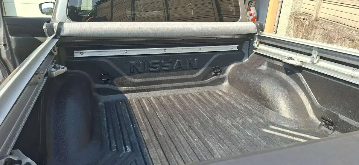 Usata Nissan Navara N-Guard 190 CV (139 kW) 2020 Grigio Pick-up