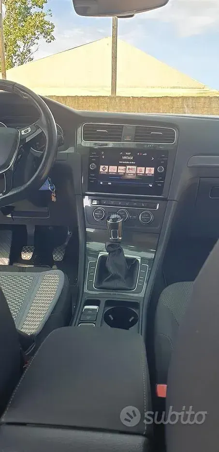 Usata VW Golf VII 110 CV (80 kW) 2017 Nero Utilitaria