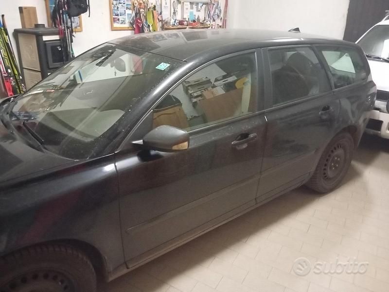 Usata Volvo V50 Momentum 136 CV (100 kW) 2006 Station wagon