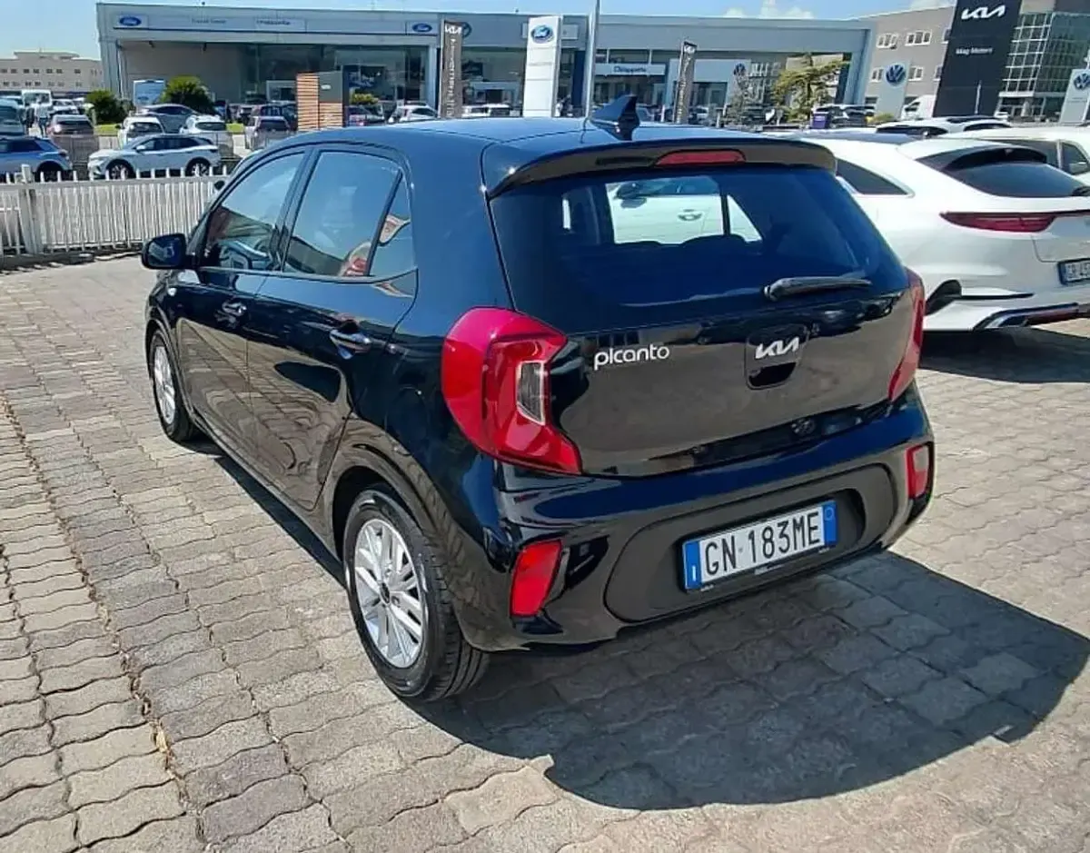 Usata Kia Picanto Urban 65 CV (47 kW) 2023 Nero Utilitaria