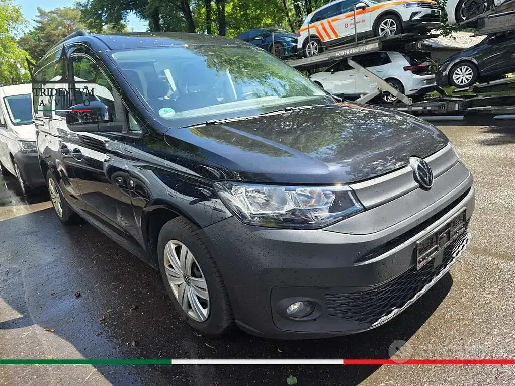 Usata VW Caddy 122 CV (89 kW) 2022 Nero Monovolume