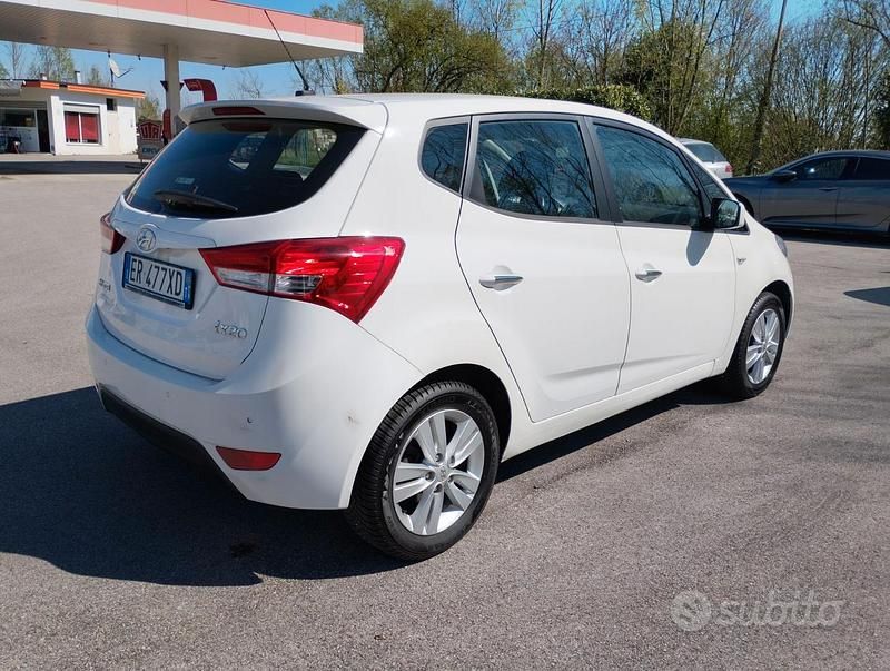 Usata Hyundai ix20 90 CV (66 kW) 2013 Bianco Utilitaria