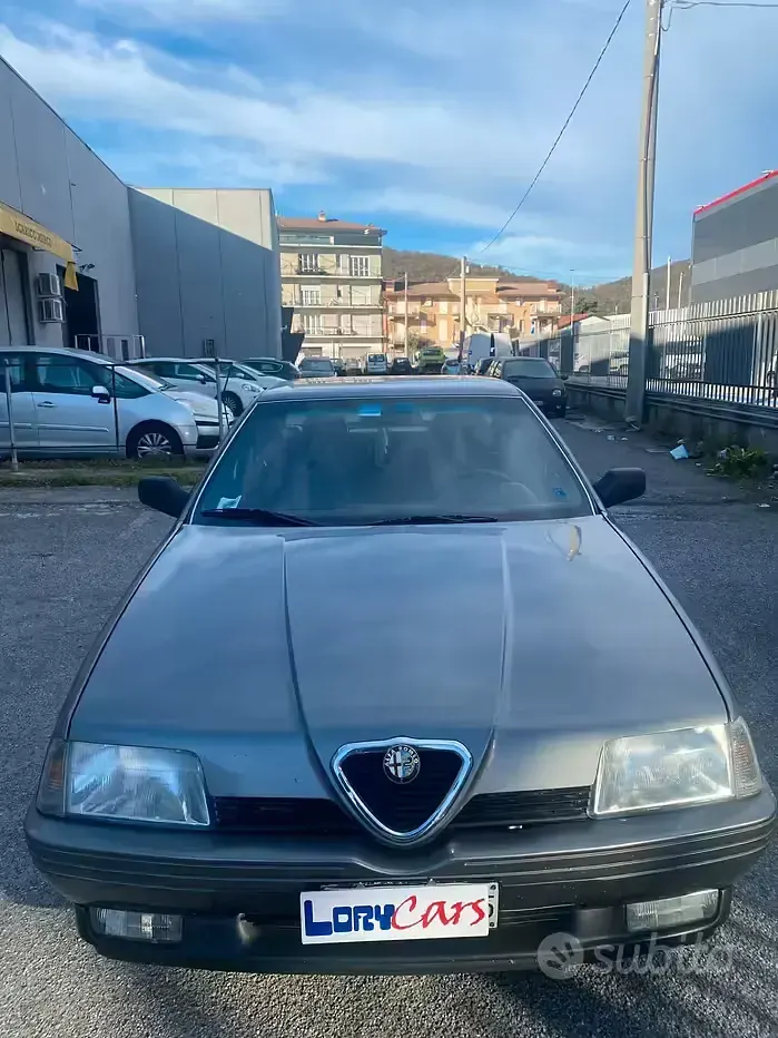 Usata Alfa Romeo 164 145 CV (106 kW) 1990 Grigio Berlina