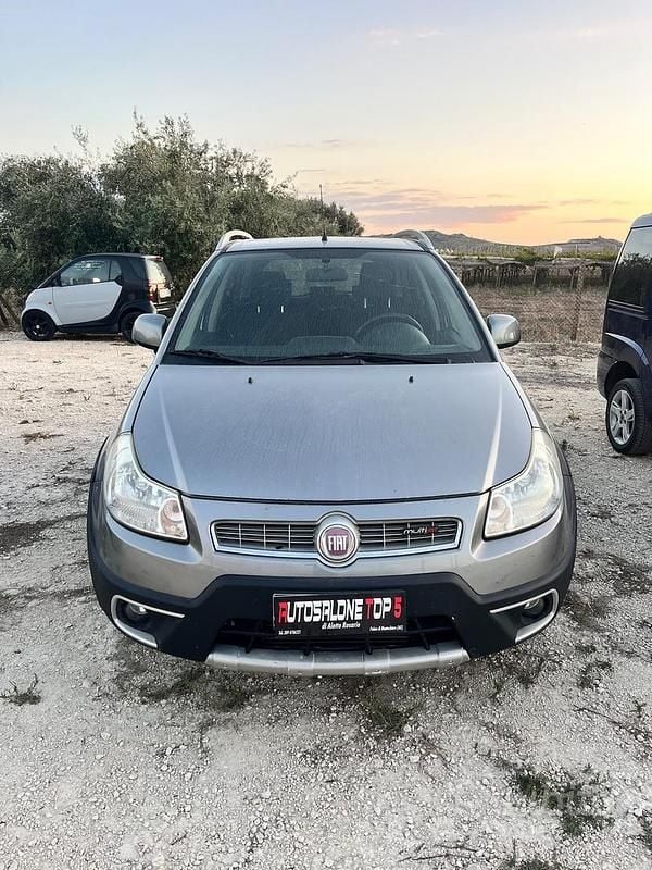 Usata Fiat Sedici Emotion 134 CV (98 kW) 2010 Grigio SUV