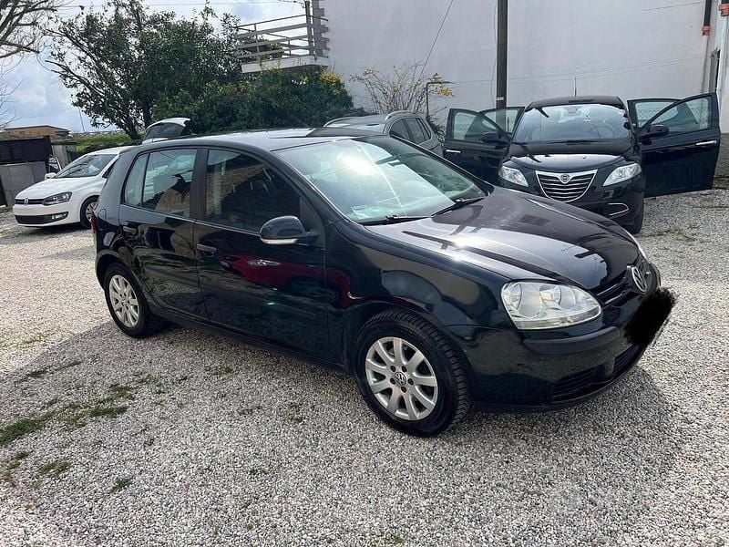 Usata VW Golf IV Sportline 105 CV (77 kW) 2005 Nero Berlina