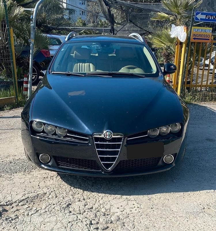 Nero Usata 2006 Alfa Romeo 159 Progression Tre volumi | 900 € (Super prezzo) - Immagine 1/4
