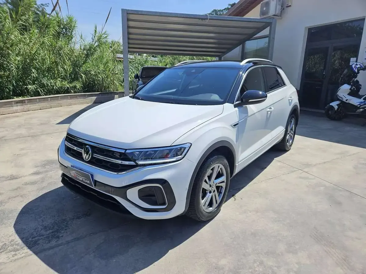 Usata VW T-Roc R-line 150 CV (110 kW) 2023 Bianco SUV