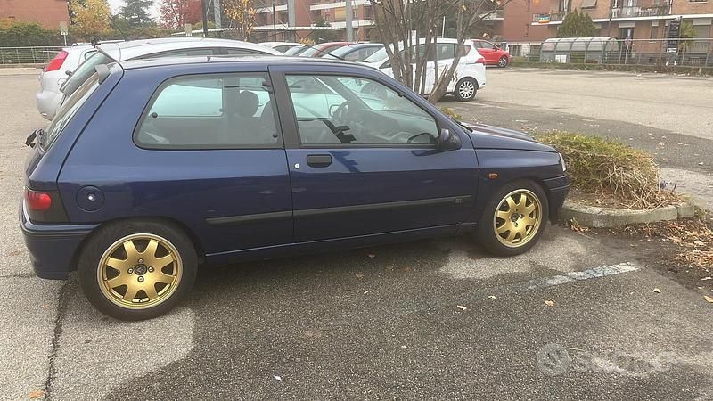 Blu Usata 1996 Renault Clio Due volumi | 16.500 € - Immagine 1/4
