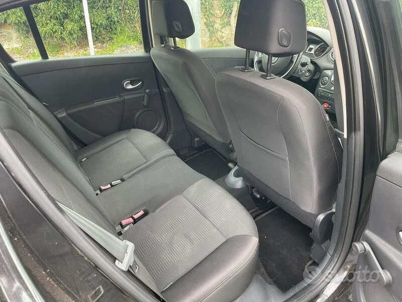 Usata Renault Clio II 85 CV (62 kW) 2010 Nero Utilitaria