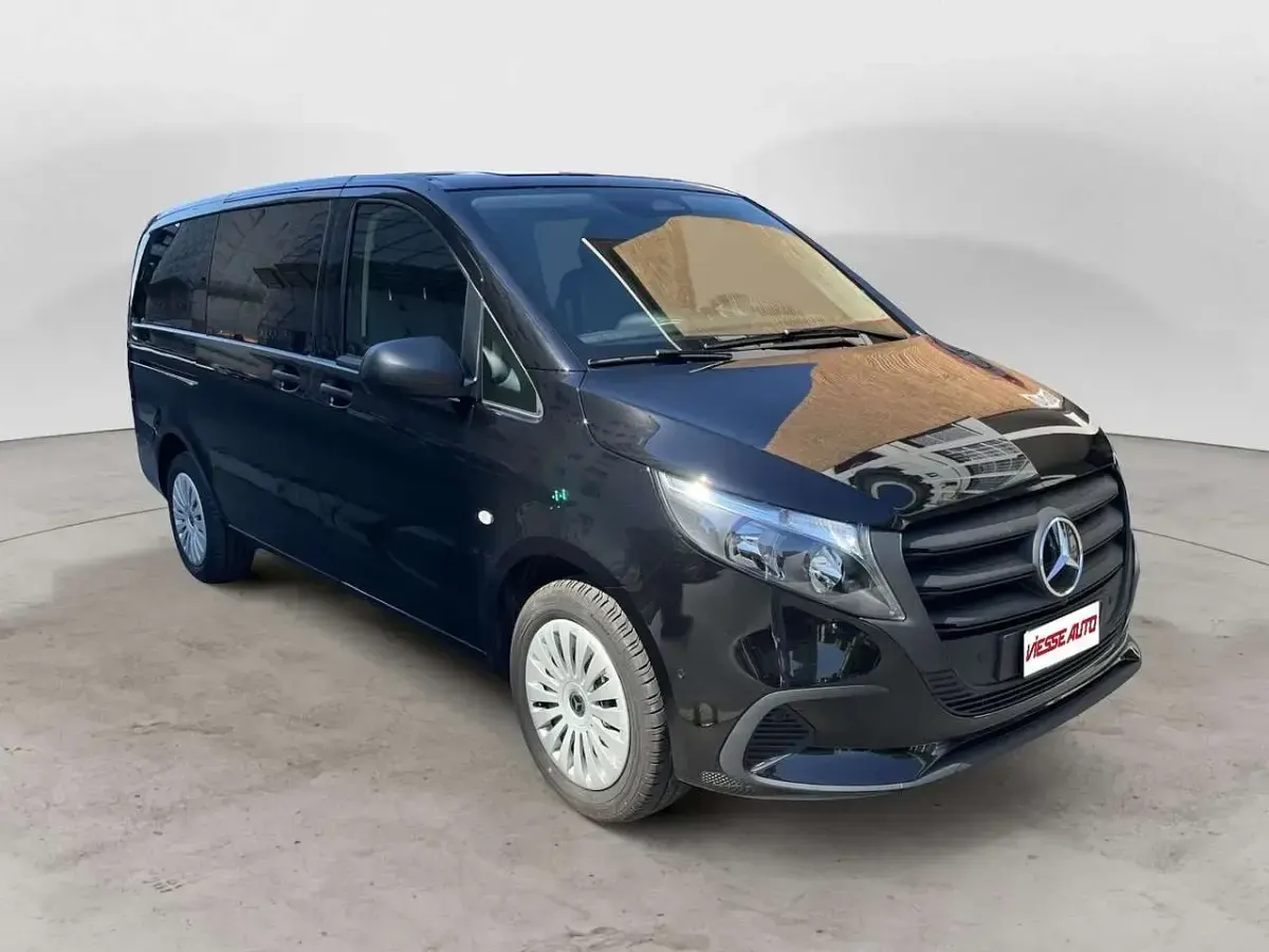 Usata Mercedes Vito 110 CV (80 kW) 2025 Nero Furgone