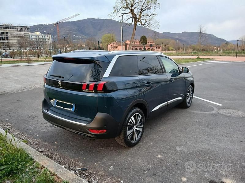 Usata Peugeot 5008 130 CV (95 kW) 2023 Blu SUV