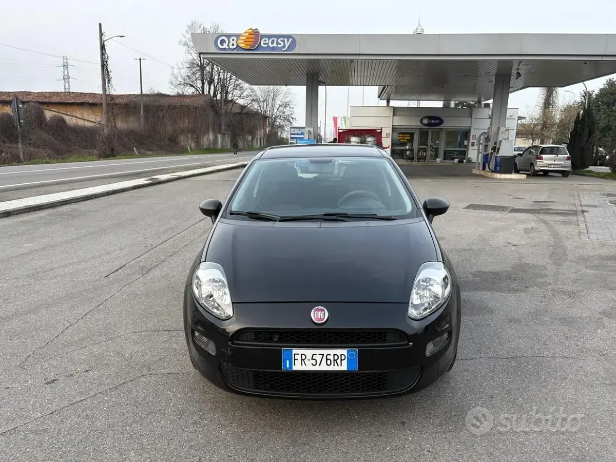 Usata Fiat Punto Street 69 CV (50 kW) 2018 Nero Utilitaria