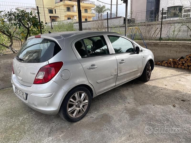 Usata Opel Corsa 2006 Grigio Utilitaria