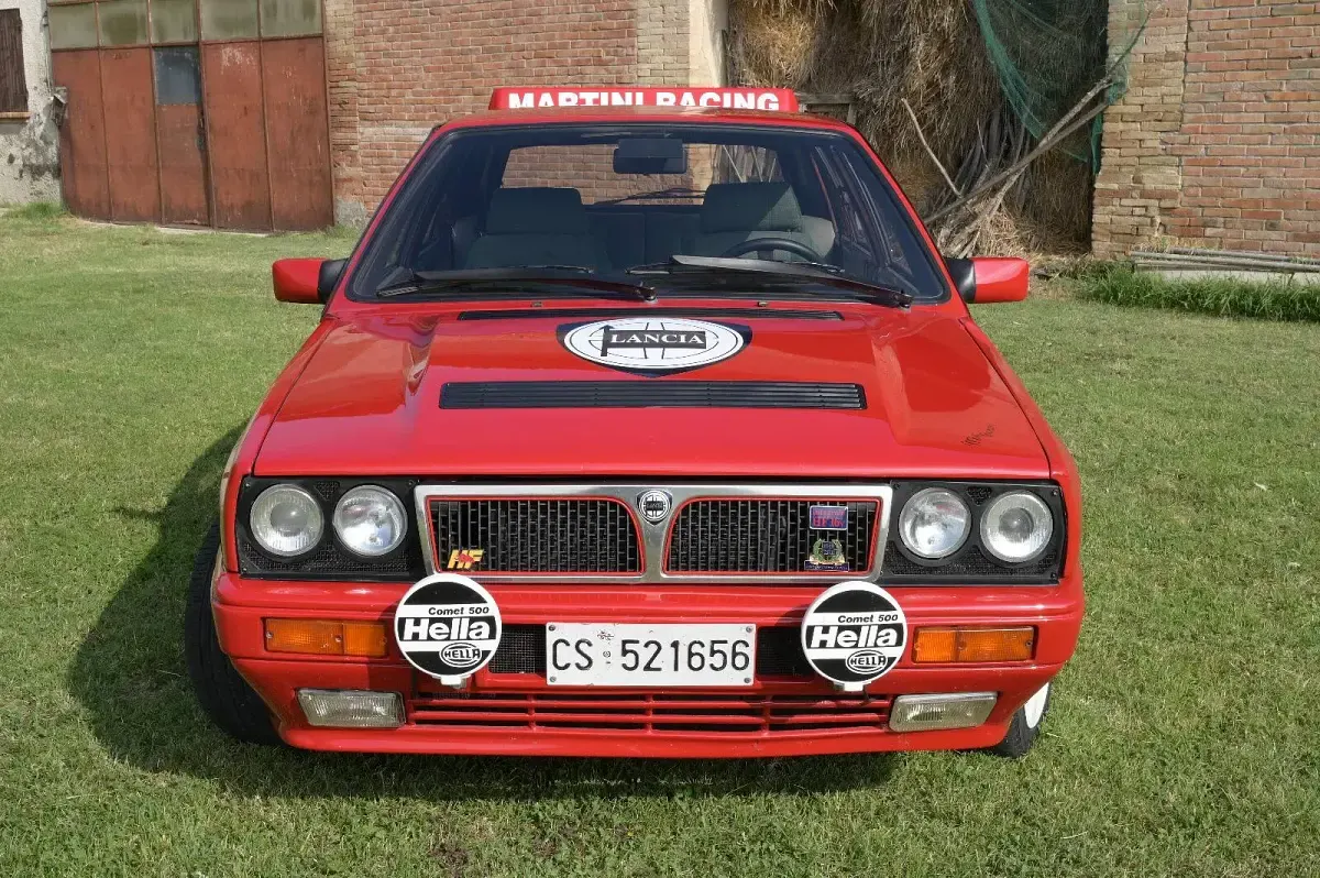 Usata Lancia Delta 177 CV (130 kW) 1992 Rosso Utilitaria
