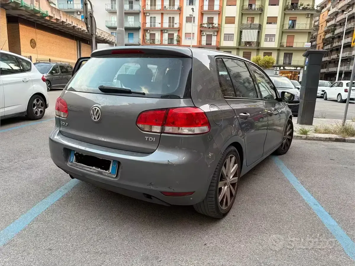 Usata VW Golf VI 102 CV (75 kW) 2010 Grigio Utilitaria