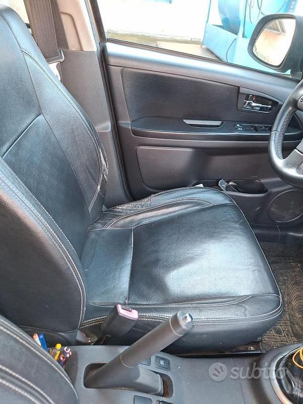 Usata Fiat Sedici 120 CV (88 kW) 2008 Marrone SUV