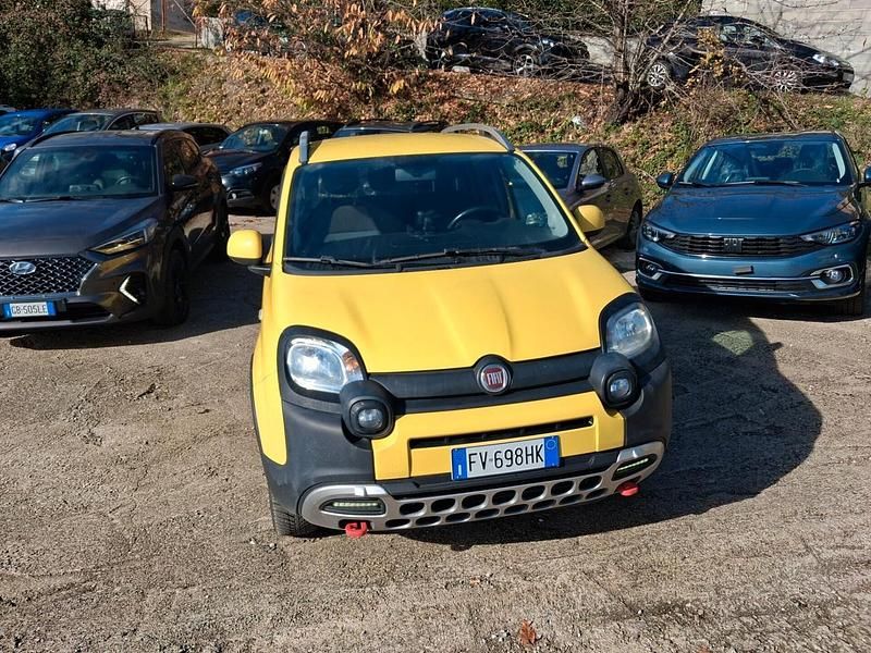 Giallo Usata 2019 Fiat Panda 4x4 S Due volumi | 12.800 € (Buon prezzo) - Immagine 1/4