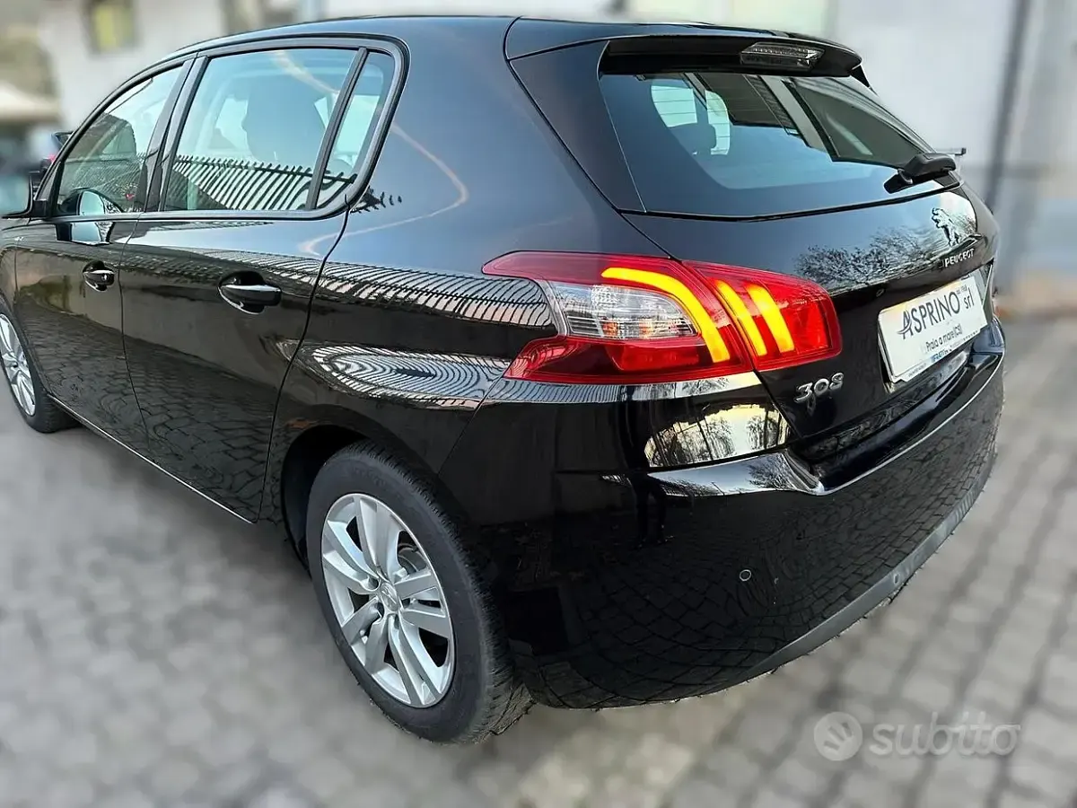 Usata Peugeot 308 Business-Line 131 CV (96 kW) 2021 Nero Berlina