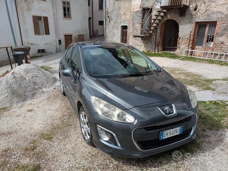 Usata Peugeot 308 93 CV (68 kW) 2011 Grigio Berlina