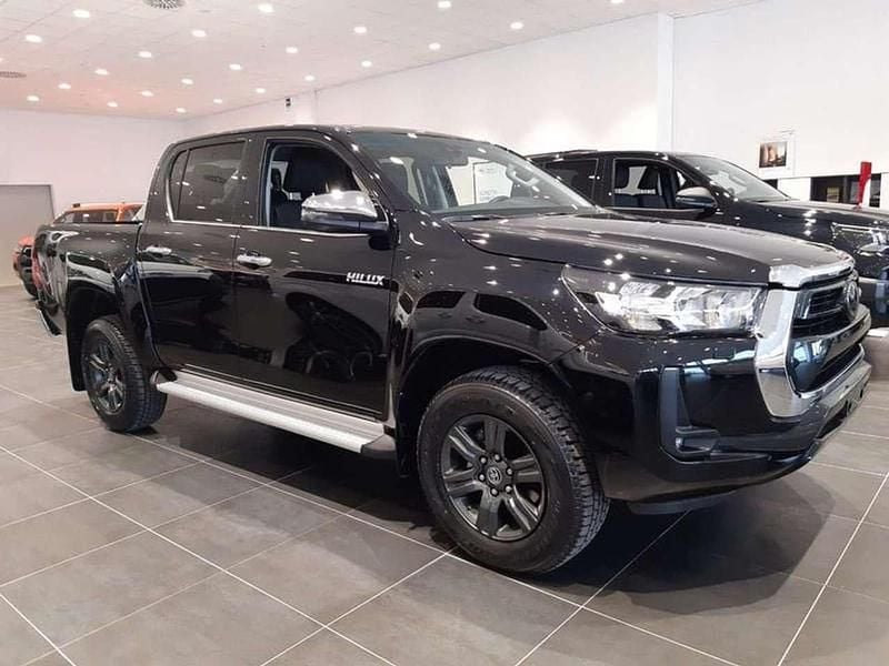 Nuova Toyota HiLux Lounge 150 CV (110 kW) 2025 Nero Pick-up