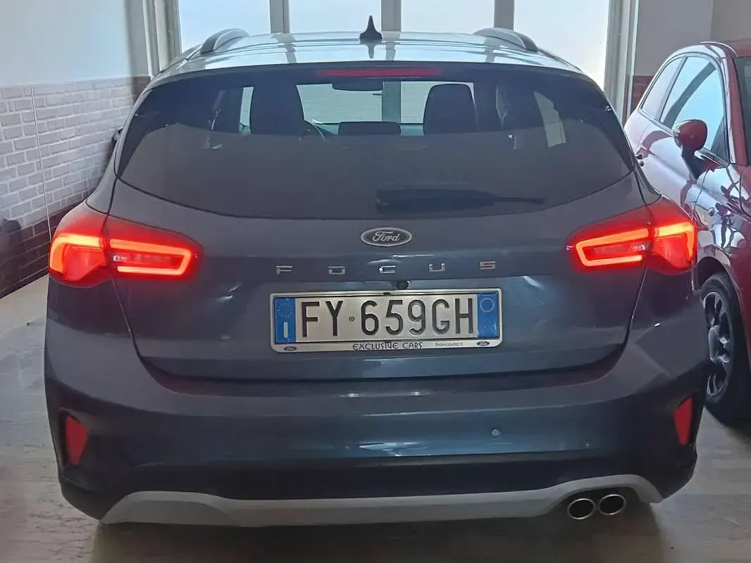 Usata Ford Focus Active 120 CV (88 kW) 2020 Blu/azzurro