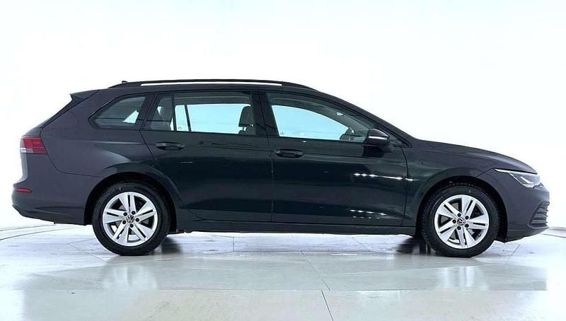 Usata VW Golf VIII Life 116 CV (85 kW) 2023 Nero Station wagon