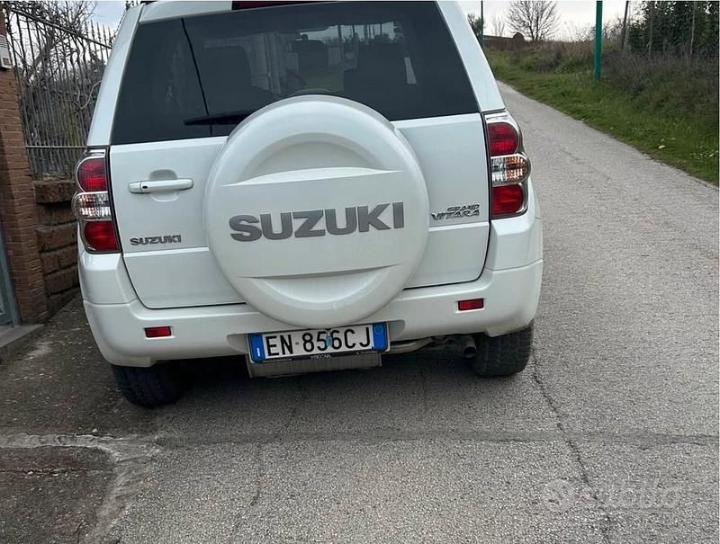 Usata Suzuki Vitara 2012 Bianco SUV