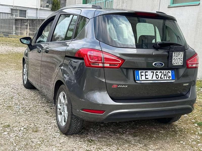 Usata Ford B-MAX Titanium 101 CV (74 kW) 2016 Grigio Monovolume