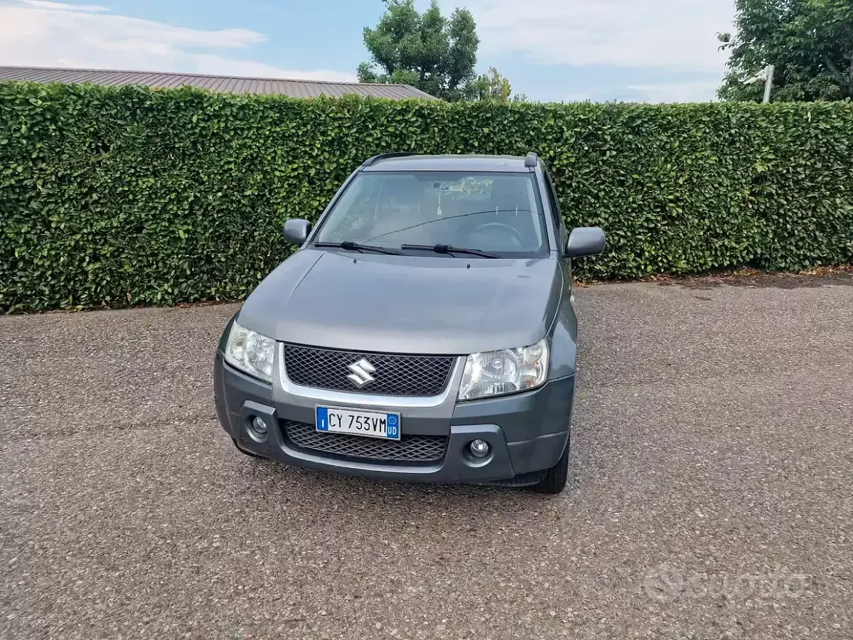 Usata Suzuki Grand Vitara 106 CV (77 kW) 2005 SUV