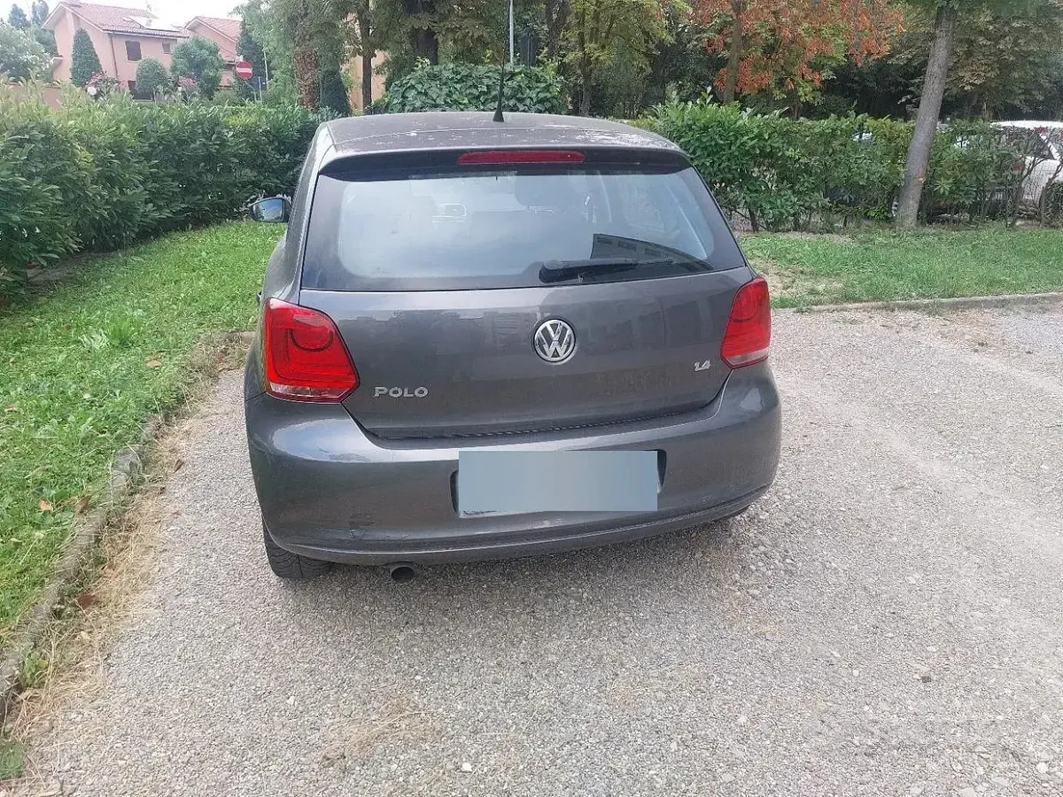 Usata VW Polo 85 CV (62 kW) 2010 Grigio Utilitaria