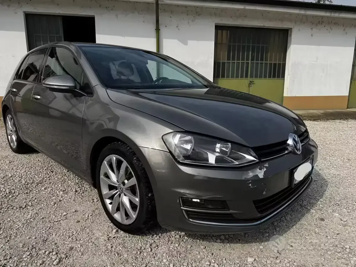 Usata VW Golf VII Highline 105 CV (77 kW) 2013 Grigio Berlina