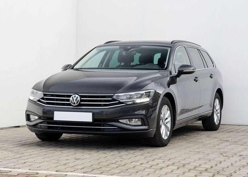 Nero Usata 2020 VW Passat Business Station wagon | 18.250 € (Ottimo prezzo) - Immagine 1/4