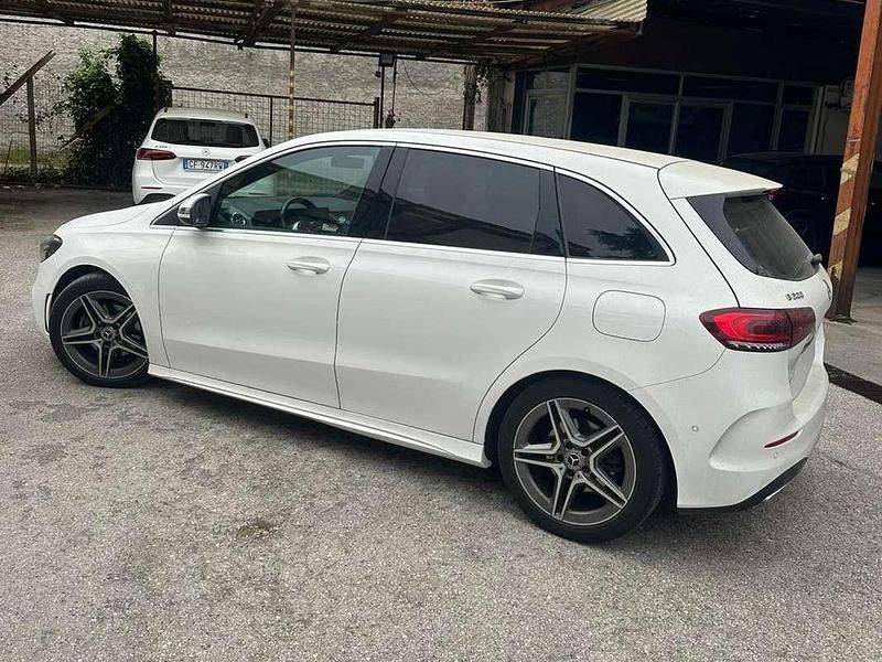 Usata Mercedes B200 Premium 163 CV (119 kW) 2020 Bianco Monovolume
