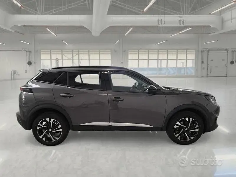Usata Peugeot 2008 Allure 131 CV (96 kW) 2022 Grigio SUV