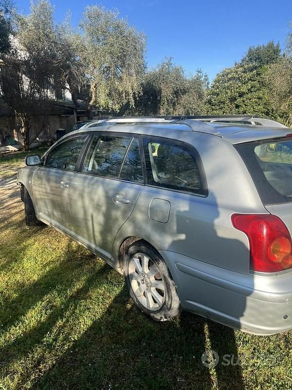 Usata Toyota Avensis 2003 Grigio Station wagon