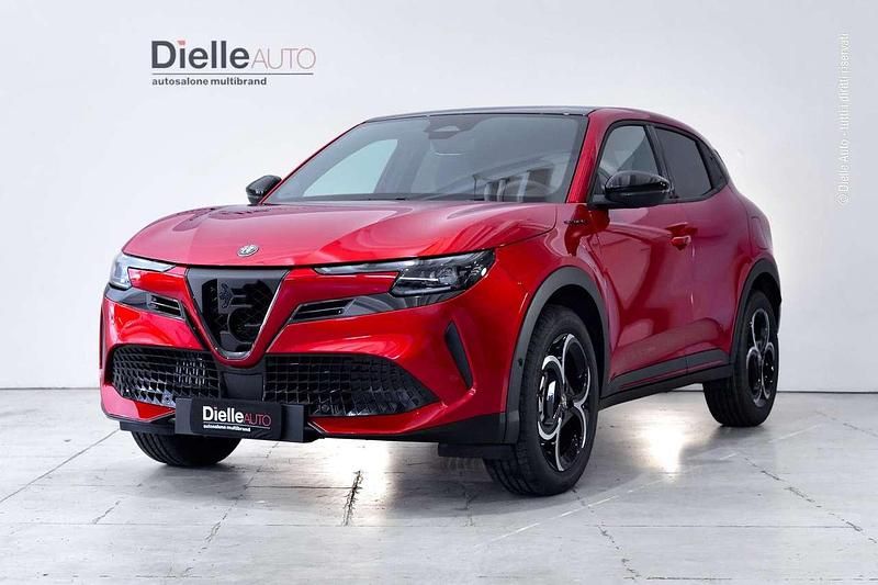 Nuova Alfa Romeo GT Junior Edizione Speciale 145 CV (106 kW) 2025 Rosso brera metallizzato SUV