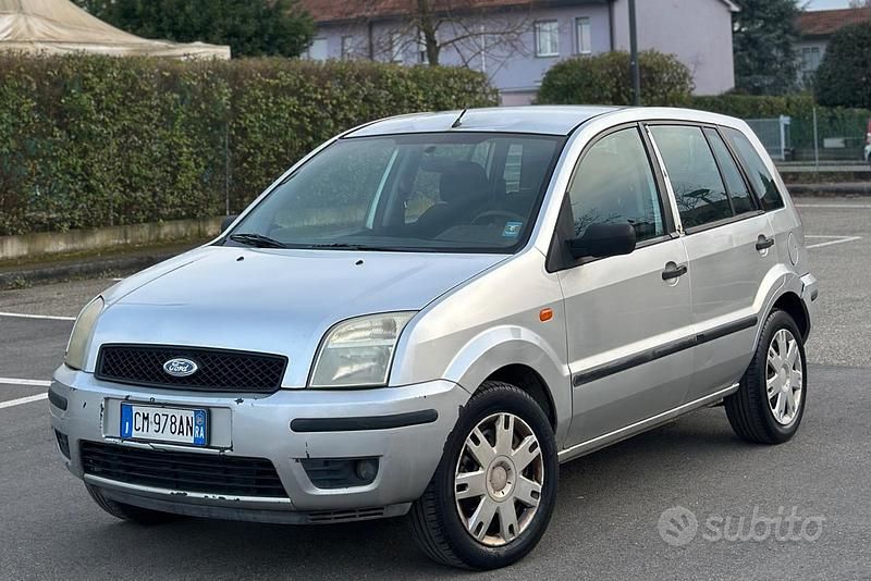 Usata Ford Fusion 80 CV (58 kW) 2004 Grigio Utilitaria