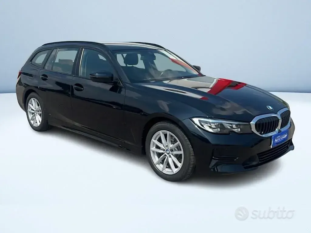 Usata BMW 320 Advantage 190 CV (139 kW) 2022 Nero pastello Station wagon